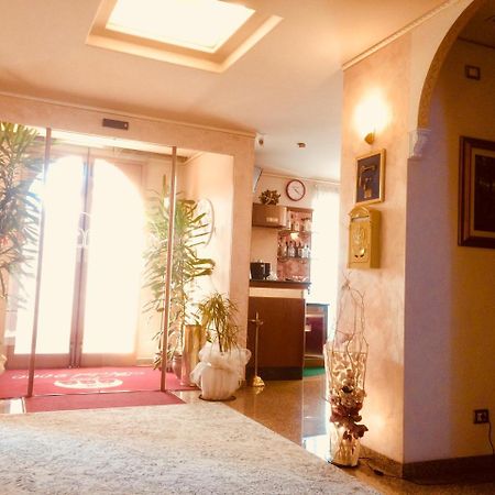 Hotel 2000 Fabriano Luaran gambar