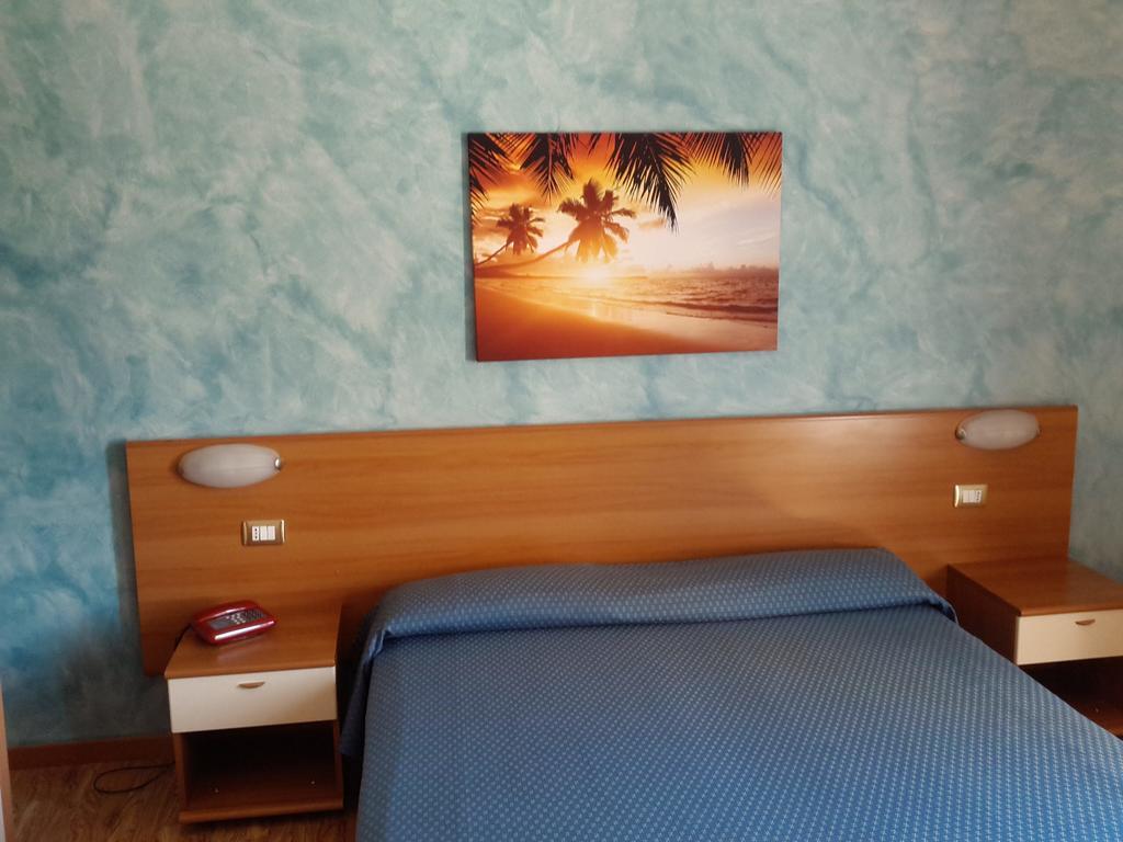 Hotel 2000 Fabriano Luaran gambar