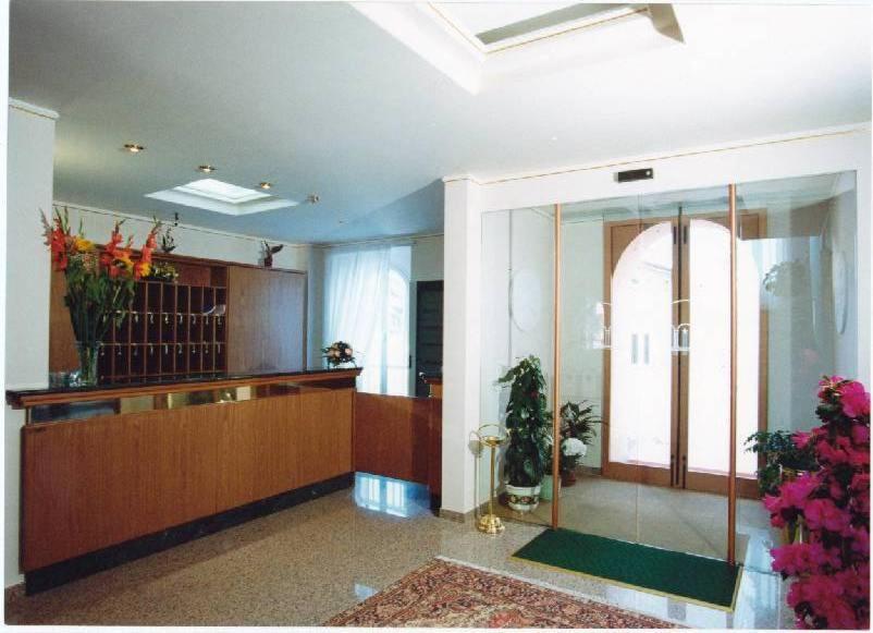 Hotel 2000 Fabriano Luaran gambar