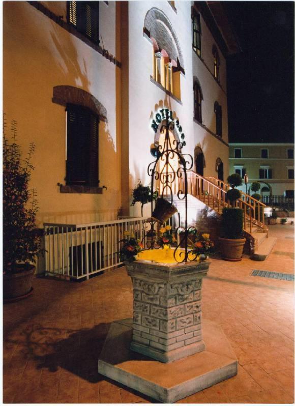 Hotel 2000 Fabriano Luaran gambar