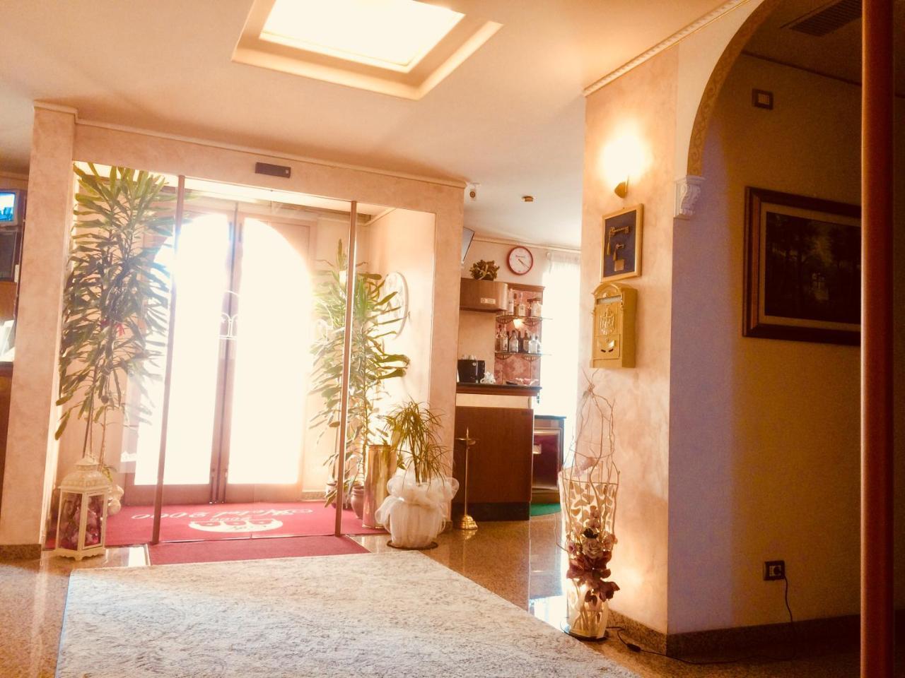 Hotel 2000 Fabriano Luaran gambar